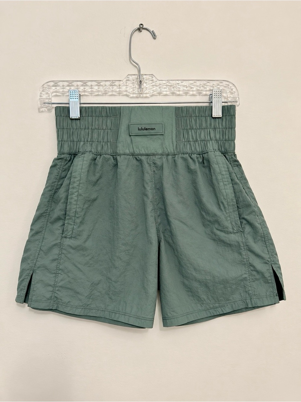 Lululemon Women’s High-Rise Pull-On Shorts Size 4 Sage Gray Green